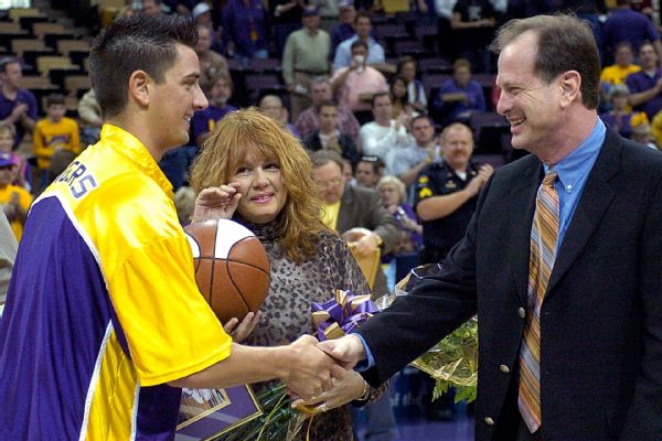 Ex-LSU player Maravich, son of Pete, dies at 42