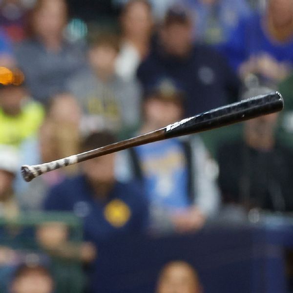 Vlad Jr.’s bat gets stuck in netting for 2 innings